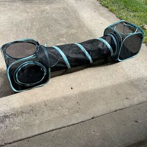 Collapsible cat tunnel and cubes